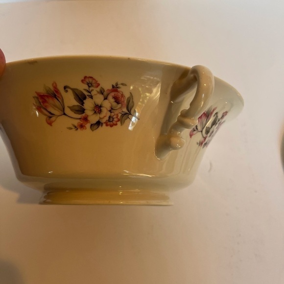 Aberdeen Moss Rose Round Covered Vegetable Dish - Picture 11 of 16